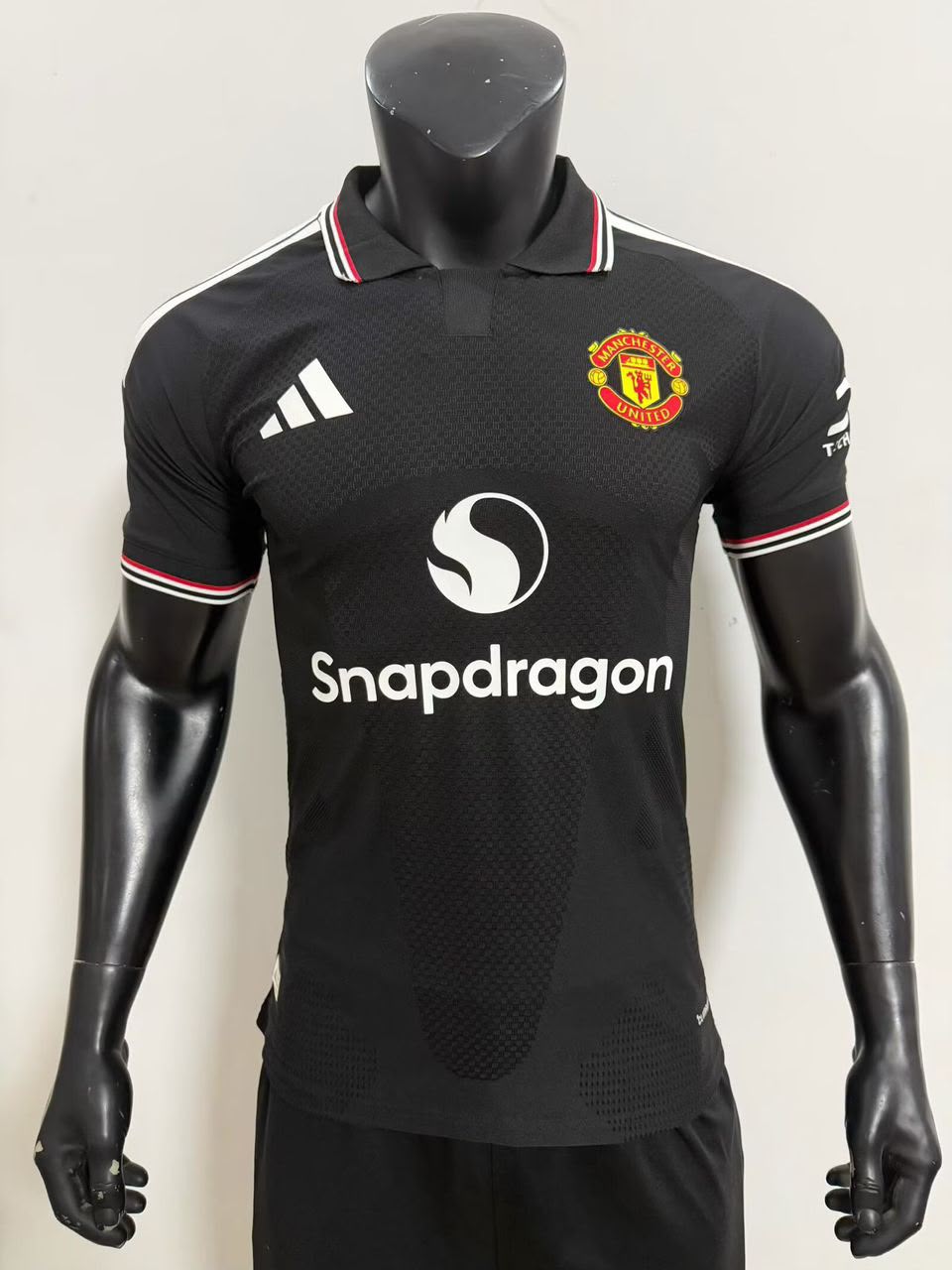 Manchester United 2026/27 Black Jersey Player Version – Adidas Football Shirt