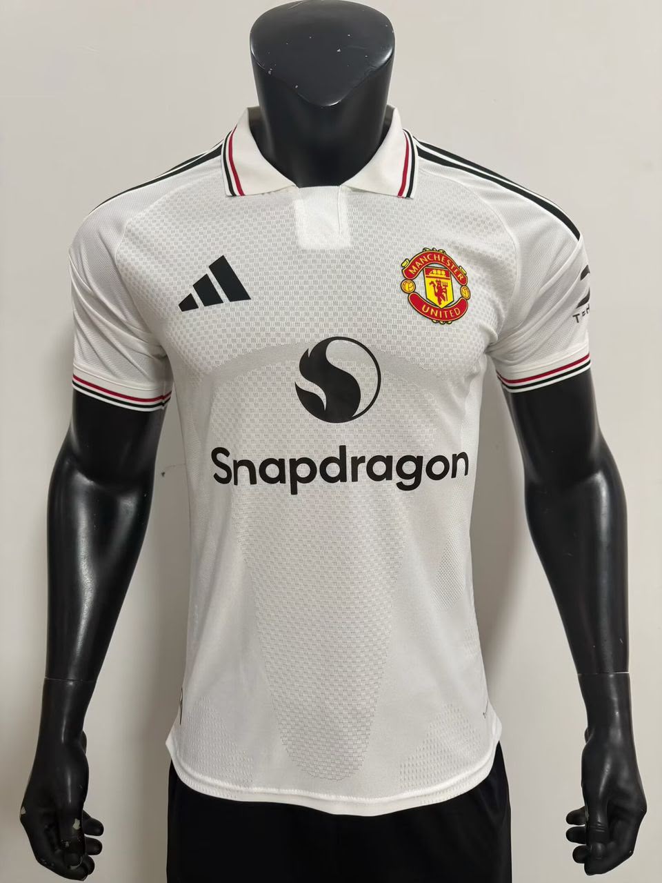 Manchester United Jersey Player Version – White Adidas Football Shirt with Snapdragon Sponsor